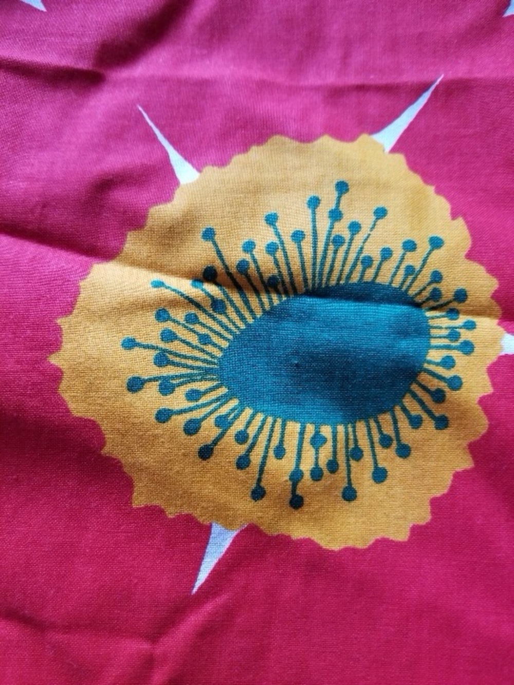 Bold Red Floral fabric - Picture 3 of 5